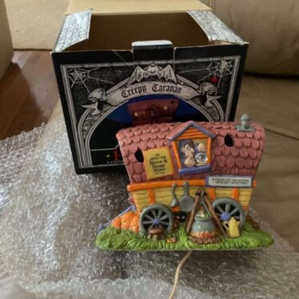 VTG LIGHTED CREEPY HOLLOW "CREEPY CARAVAN" Halloween Village Building
